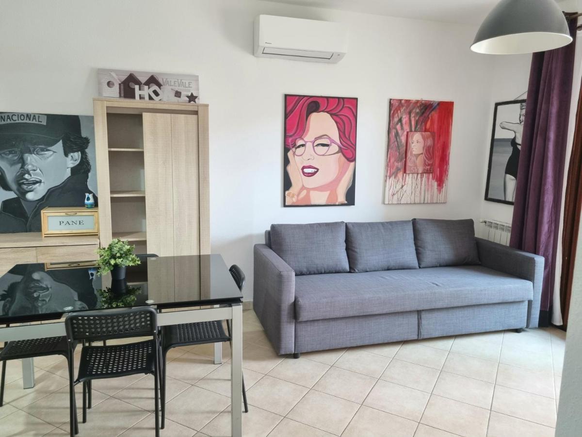 Valevalehome - Gallery With Fully Equipped Kitchen, Reserved Parking, Big Garden Apartment Olbia